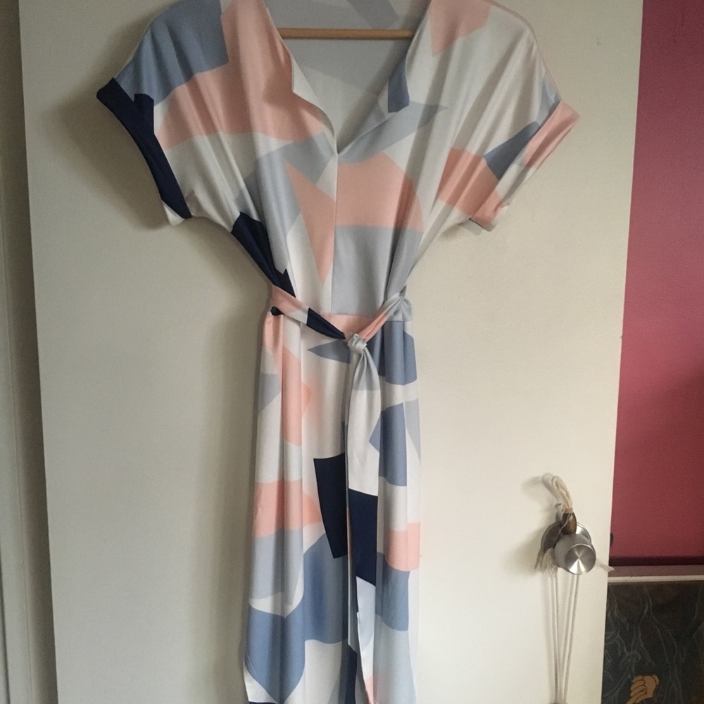 Silky soft Dreamy dress with waist tie. Flowey